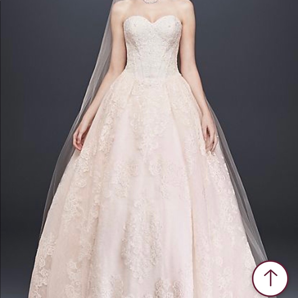 Beautiful wedding gown!